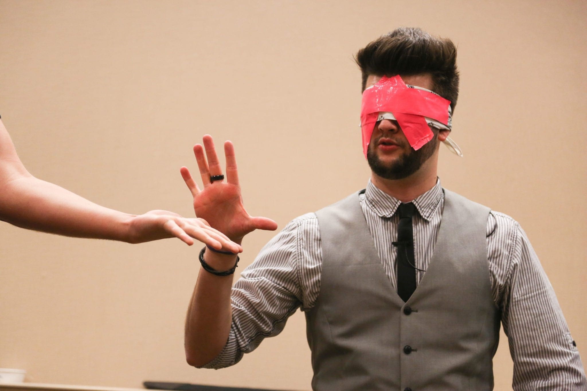 Plano Magician Plano Magician Grant Price Performing "Daredevil"